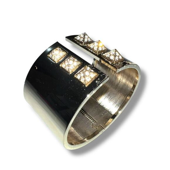 Victorias Secret Scandalous Cuff Bracelet Bangle Rhinestones Gold Tone Hinged - Picture 2 of 13